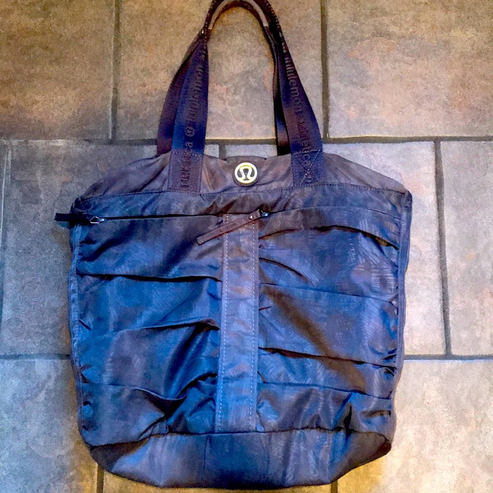 Lululemon tote